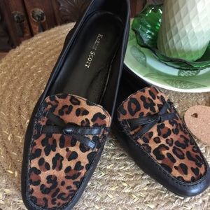 Karen Scott Women’s Cheeta Print Loafer